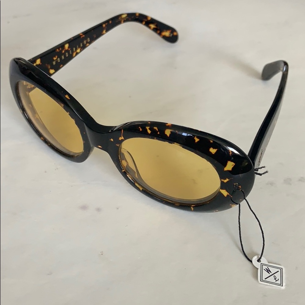 Wonderland Sunglasses 😎
